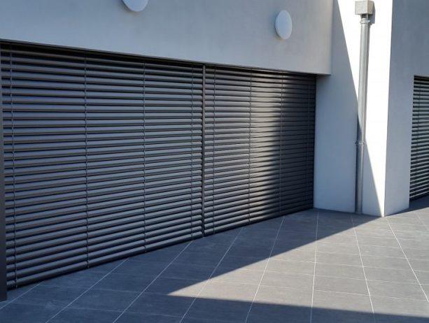 Installation de brise-soleil orientables (B.S.O)