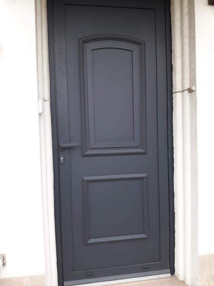 Installation de porte d’entrée Clermont Ferrand