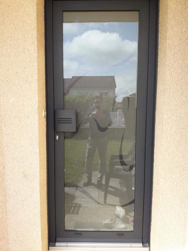 Installation de porte d’entrée Clermont Ferrand
