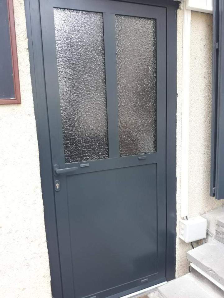 Porte d’entrée isolante Clermont Ferrand
