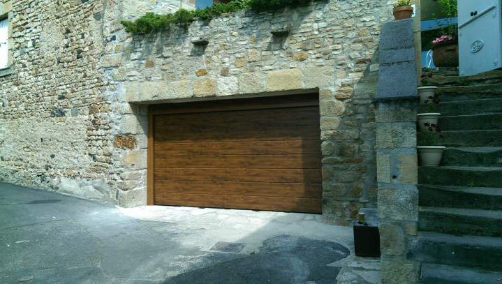 Porte de garage sur mesure Clermont Ferrand
