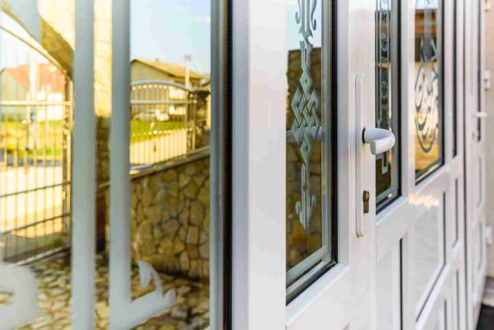 Fabricant de menuiseries extérieures dans le Puy-de-Dôme <br/>Atelier spécialisé dans la fabrication de menuiseries extérieures dans le Puy-de-Dôme<br>Installation de menuiseries extérieures dans le Puy-de-Dôme